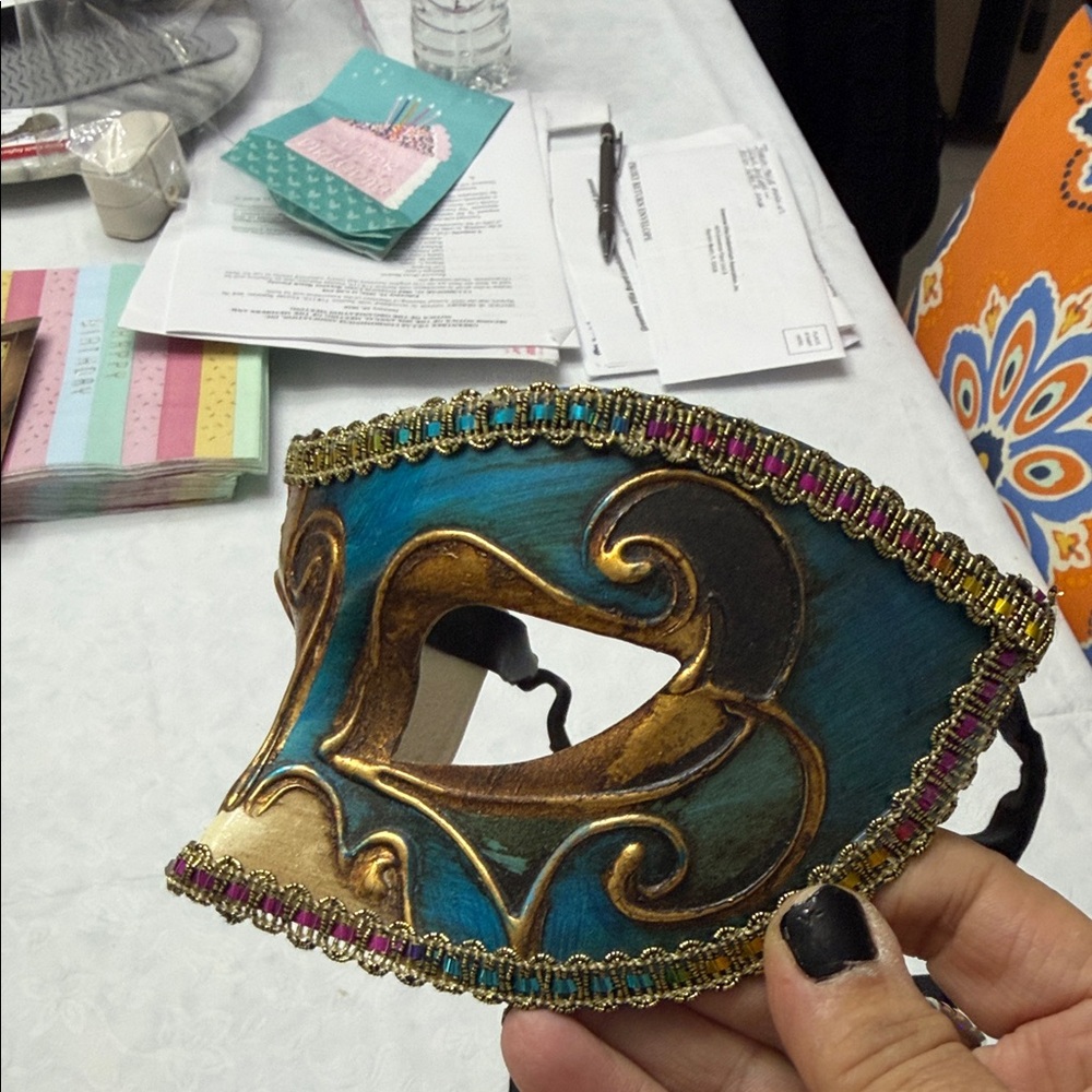 Hand-Painted Cream Mask with Black Ribbons - Picture 4 of 6